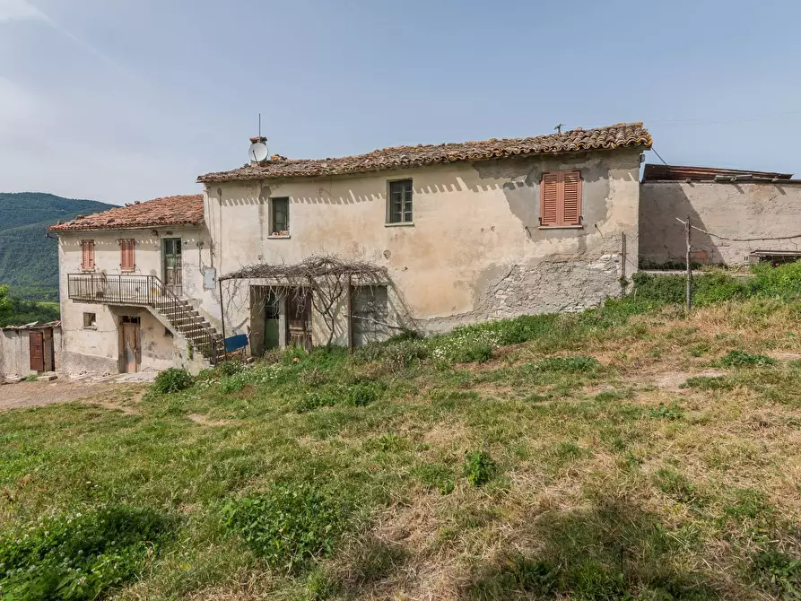 Immagine 4 di Rustico / casale in vendita  in Via San Venanzio a Fossombrone