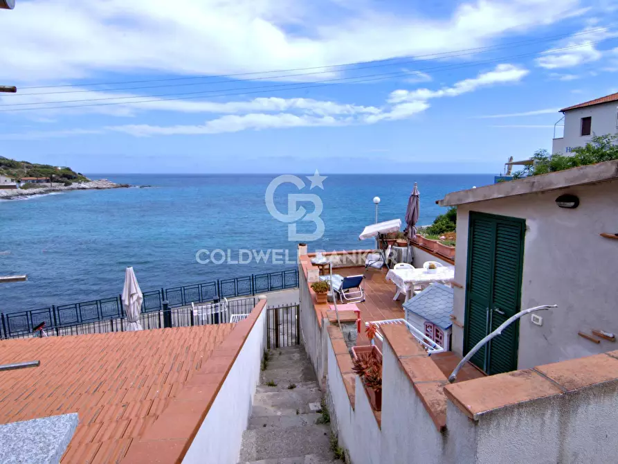 Immagine 2 di Appartamento in vendita  in Via della Costa a Campo Nell'elba