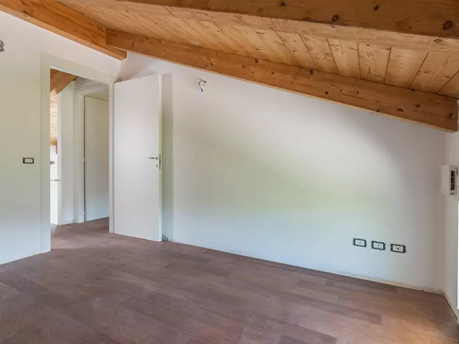 Immagine 30 di Appartamento in vendita  in Via Santa Maria del Piano di Sotto a Montescudo-Monte Colombo