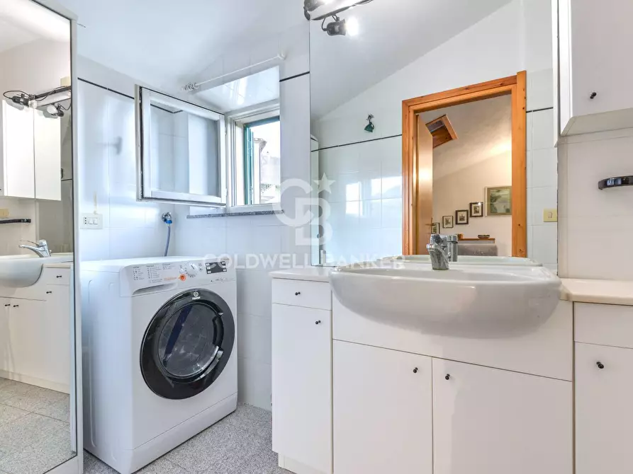 Immagine 11 di Villa in vendita  in Via degli Alberi a Campo Nell'elba