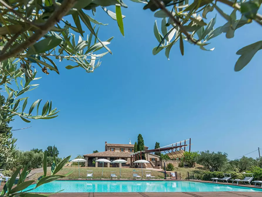 Immagine 13 di Rustico / casale in vendita  in Strada del breccione a San Costanzo