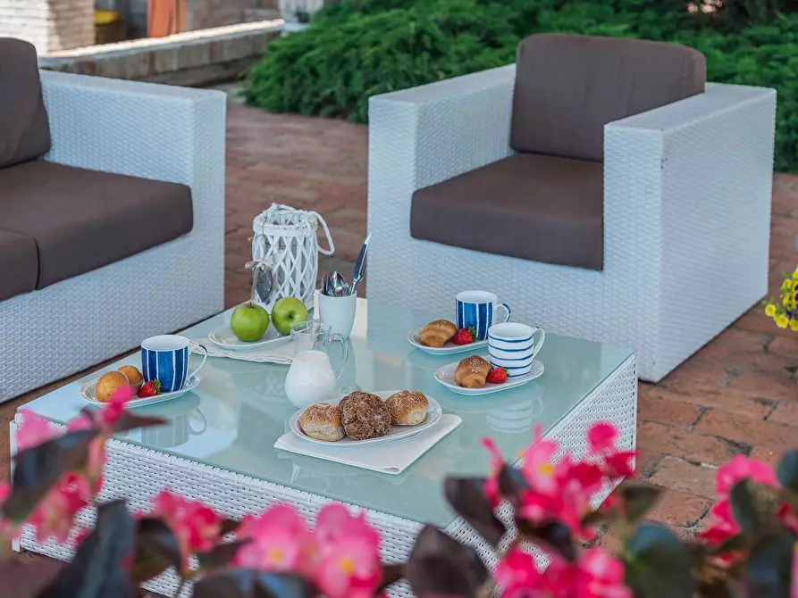 Immagine 19 di Rustico / casale in vendita  in Strada del breccione a San Costanzo