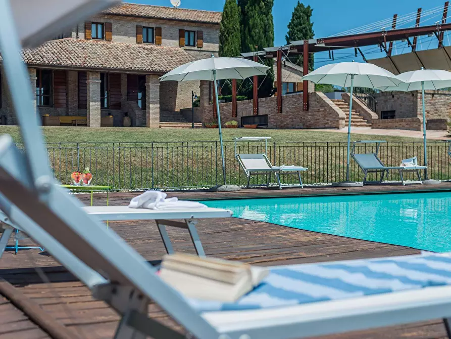 Immagine 11 di Rustico / casale in vendita  in Strada del breccione a San Costanzo