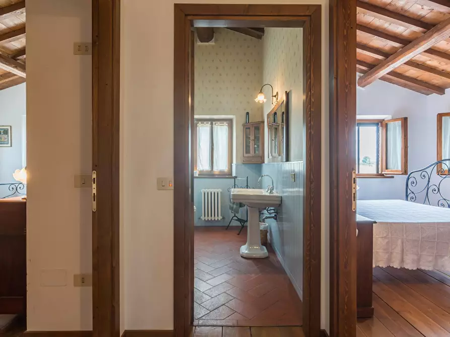 Immagine 24 di Rustico / casale in vendita  in Strada del breccione a San Costanzo