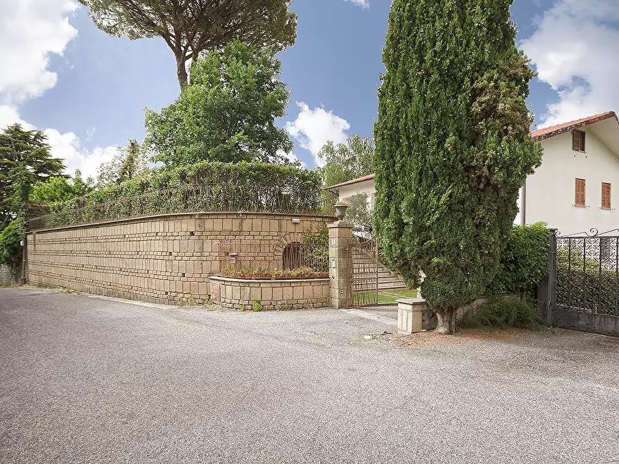 Immagine 1 di Villa in vendita  in Strada Roncone a Viterbo