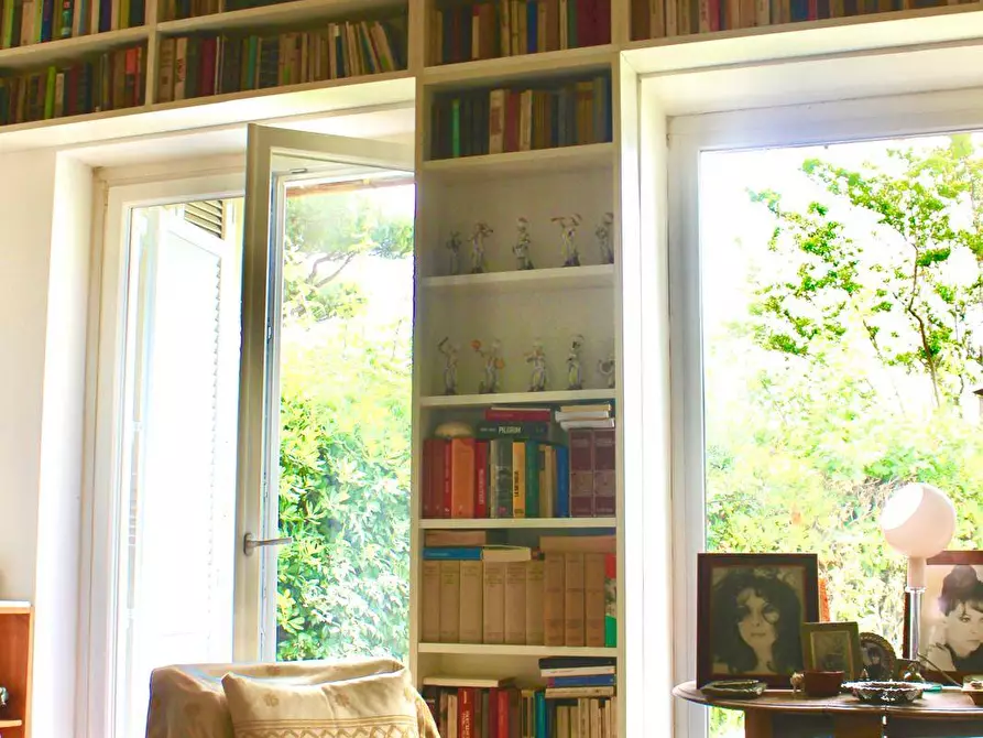 Immagine 11 di Appartamento in vendita  in largo dell'olgiata a Roma