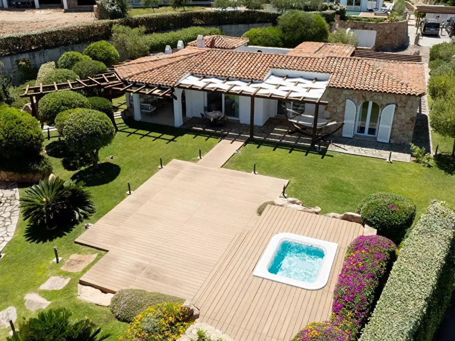 Immagine 1 di Villa in vendita  in Porto Cervo, Cannigione a Arzachena