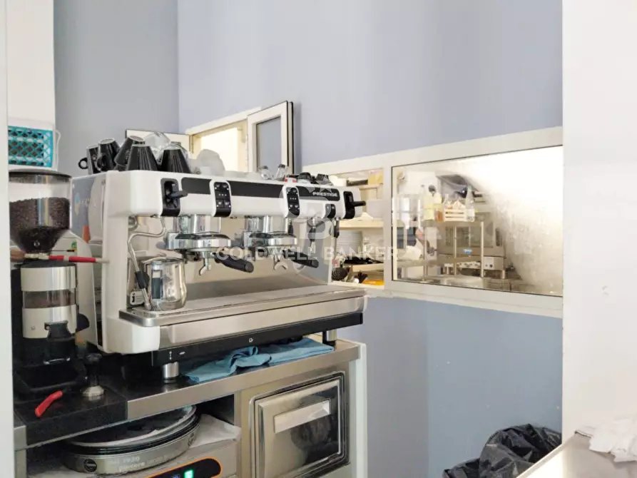 Immagine 7 di Attività commerciale in vendita  in Viale dei Navigatori a Tarquinia