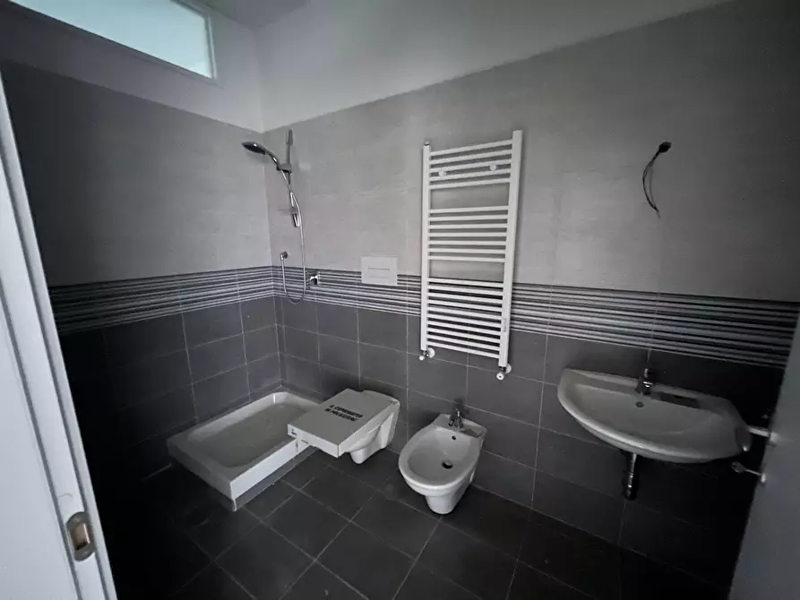 Immagine 10 di Ufficio in vendita  in Viale Learco Guerra a Cercola