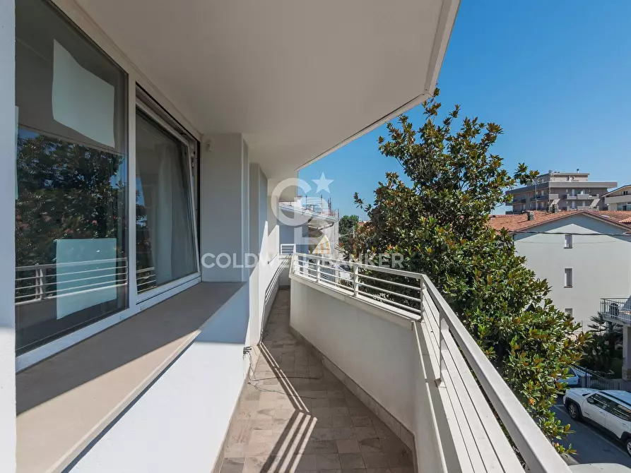 Immagine 25 di Villa in vendita  in Via Mazzini a Misano Adriatico