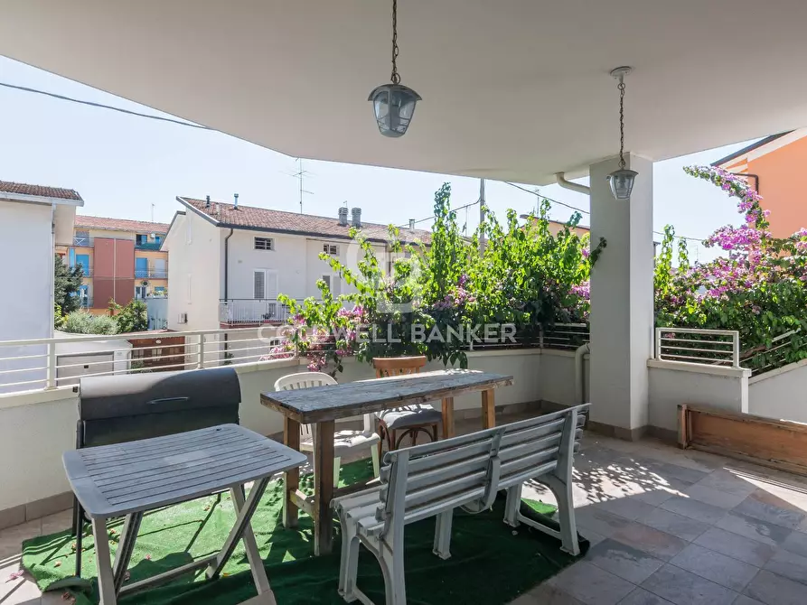 Immagine 30 di Villa in vendita  in Via Mazzini a Misano Adriatico