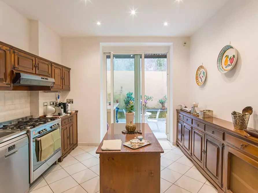 Immagine 6 di Appartamento in vendita  in Via Ambrogio Traversari a Roma