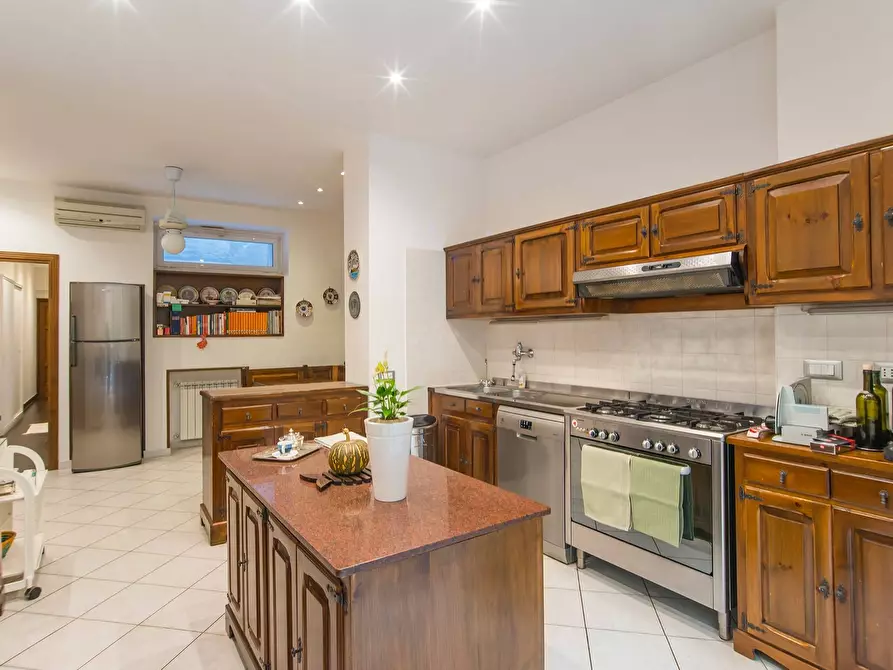 Immagine 7 di Appartamento in vendita  in Via Ambrogio Traversari a Roma