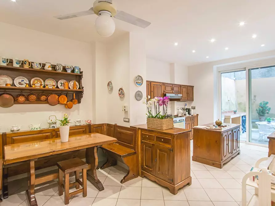 Immagine 8 di Appartamento in vendita  in Via Ambrogio Traversari a Roma