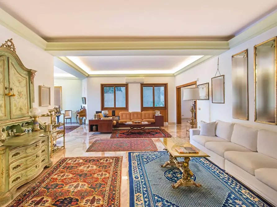 Immagine 13 di Appartamento in vendita  in Via Ambrogio Traversari a Roma