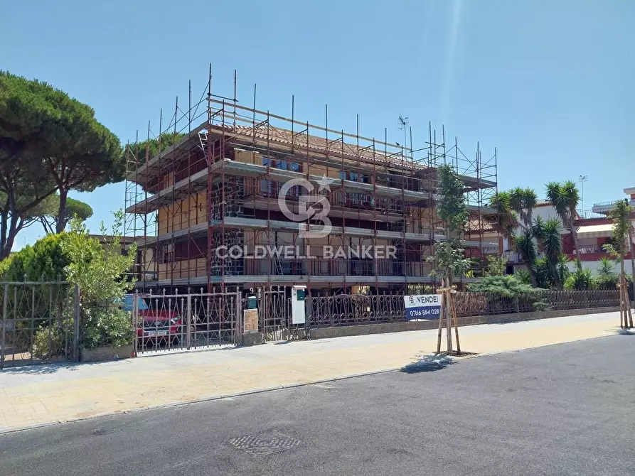 Immagine 5 di Appartamento in vendita  in Viale Mediterraneo a Tarquinia