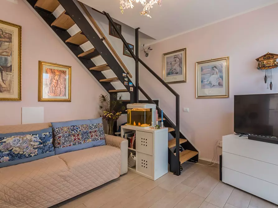 Immagine 5 di Appartamento in vendita  in Via Della Quercia a Pesaro