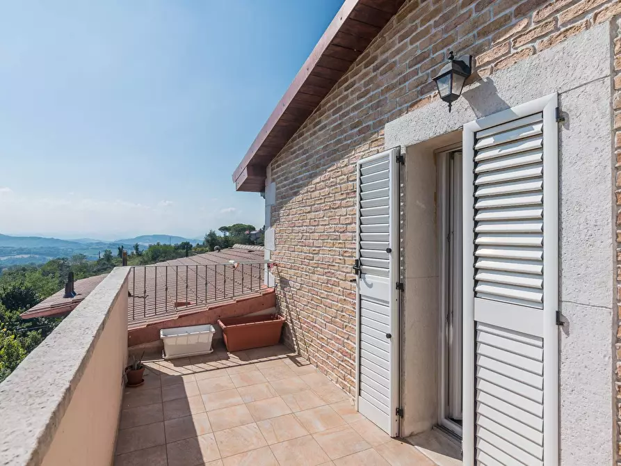 Immagine 15 di Appartamento in vendita  in Via Della Quercia a Pesaro