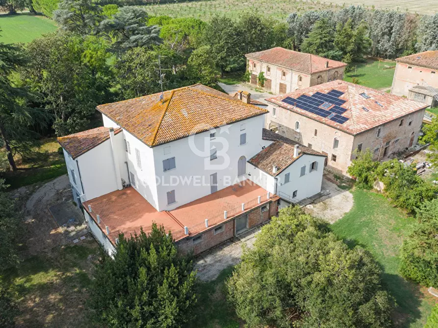 Immagine 11 di Villa in vendita  in Via Reggiana a Imola