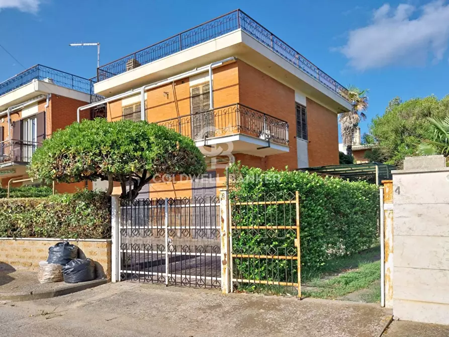 Immagine 1 di Villa in vendita  in Via Caio Duilio a Tarquinia