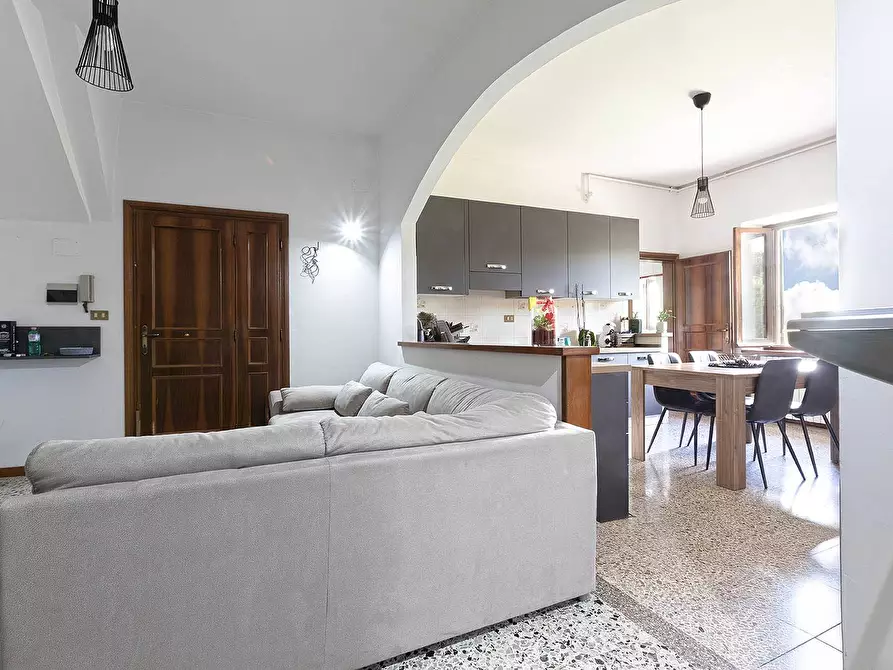 Immagine 2 di Appartamento in vendita  in Via Schizzaloca a Viterbo