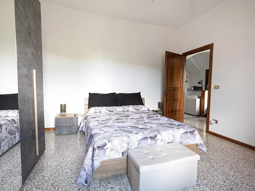 Immagine 10 di Appartamento in vendita  in Via Schizzaloca a Viterbo