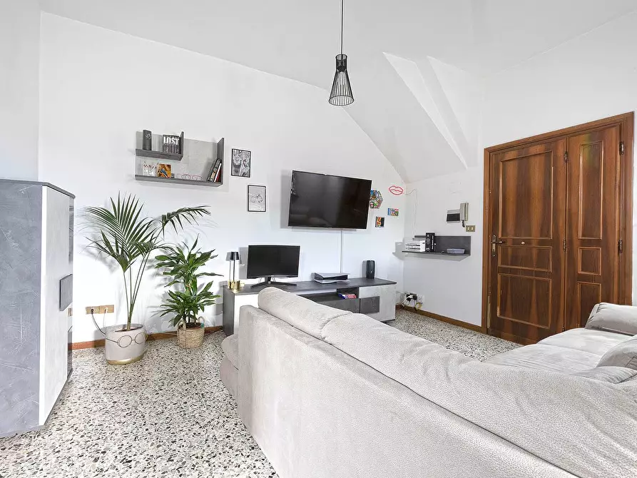 Immagine 19 di Appartamento in vendita  in Via Schizzaloca a Viterbo