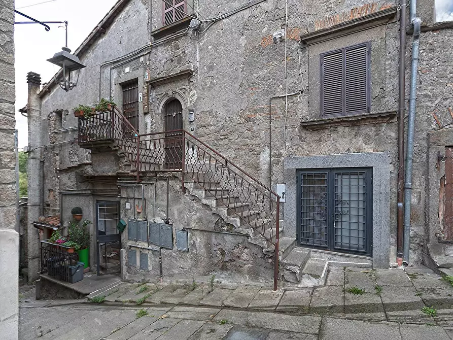 Immagine 22 di Appartamento in vendita  in Via Schizzaloca a Viterbo