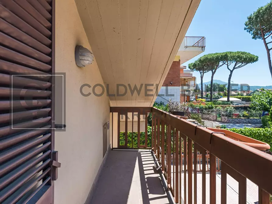 Immagine 23 di Villa in vendita  in Via dei Laghi a Ciampino