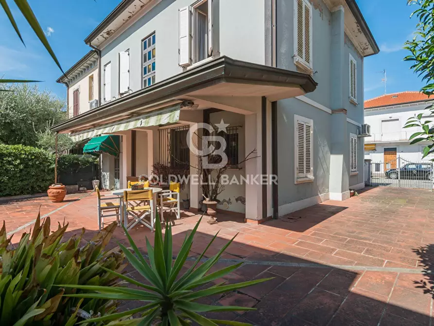 Immagine 2 di Villa in vendita  in Viale Fratelli cervi a Riccione