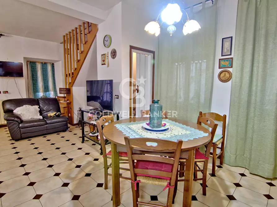 Immagine 3 di Casa indipendente in vendita  in Piazza Maggiore Gadani a Campo Nell'elba