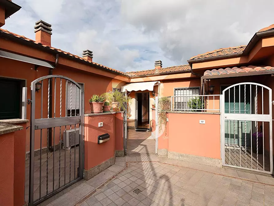 Immagine 4 di Appartamento in vendita  in Piazza Generale Carlo Alberto dalla Chiesa a Viterbo