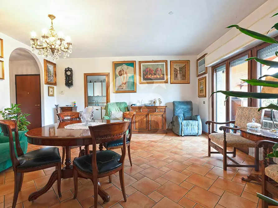 Immagine 2 di Appartamento in vendita  in Piazza Generale Carlo Alberto dalla Chiesa a Viterbo