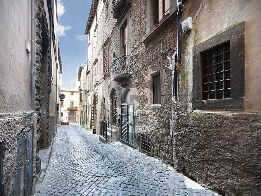 Immagine 17 di Appartamento in vendita  in Via Sacchi a Viterbo