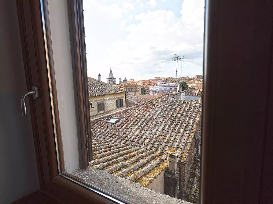 Immagine 13 di Appartamento in vendita  in Via Sacchi a Viterbo