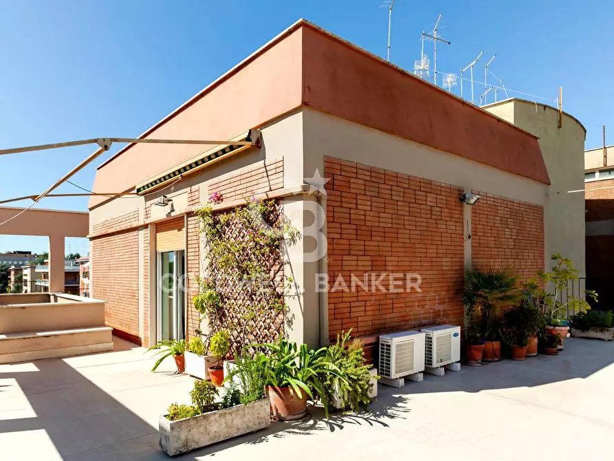 Immagine 4 di Appartamento in vendita  in Viale Dei Primati Sportivi a Roma