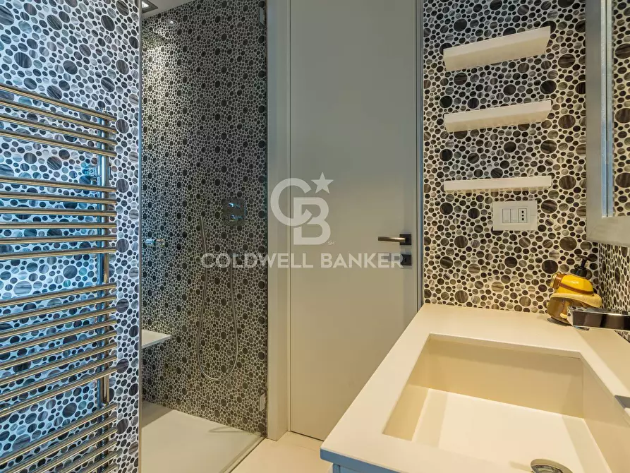 Immagine 17 di Appartamento in vendita  in piazzale Ceccarini a Riccione