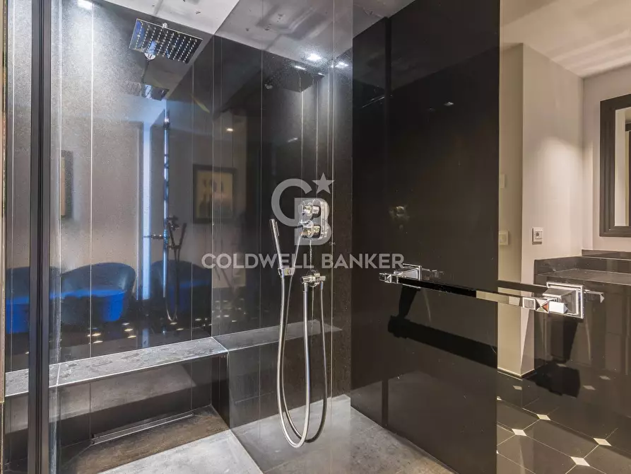 Immagine 23 di Appartamento in vendita  in piazzale Ceccarini a Riccione