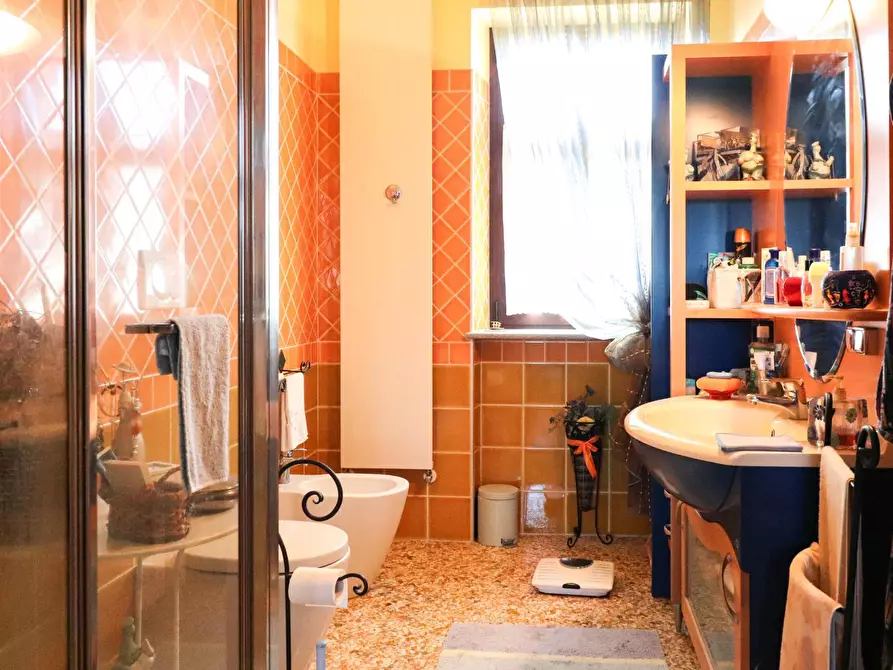 Immagine 20 di Villa in vendita  in Località riviera a Monforte D'alba