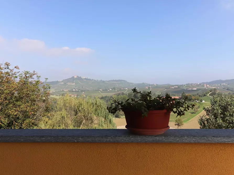 Immagine 27 di Villa in vendita  in Località riviera a Monforte D'alba