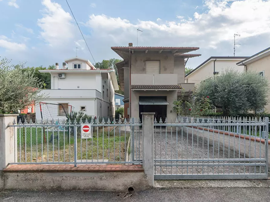 Immagine 21 di Rustico / casale in vendita  in Via Emilia Romagna a Cattolica