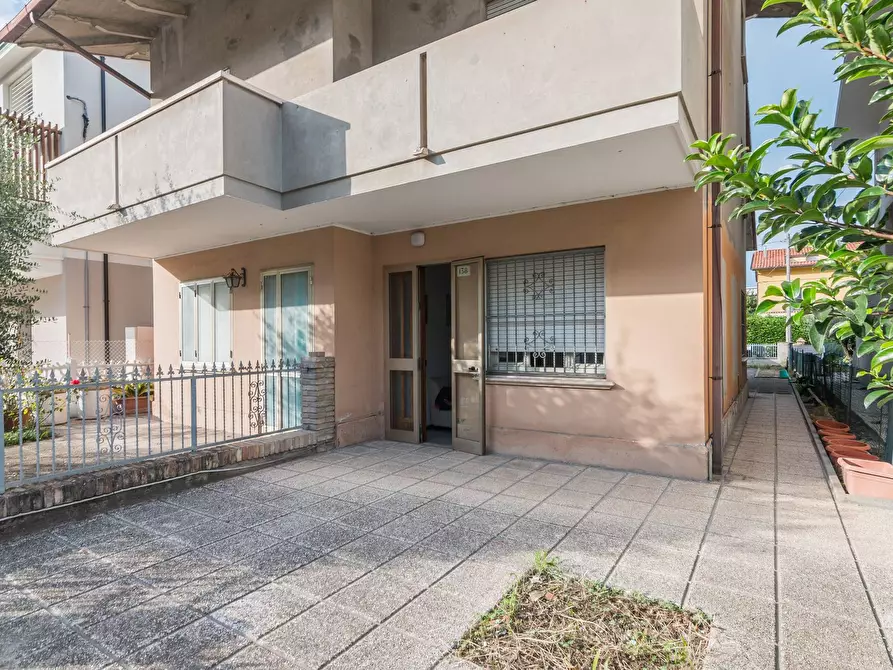 Immagine 25 di Rustico / casale in vendita  in Via Emilia Romagna a Cattolica