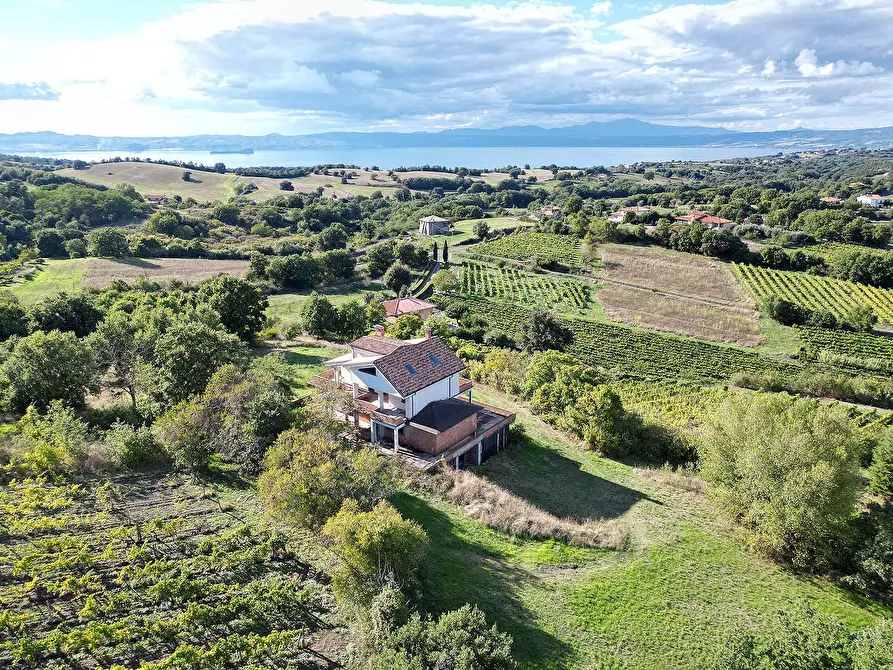 Immagine 1 di Villa in vendita  in Poggio della Frusta a Montefiascone