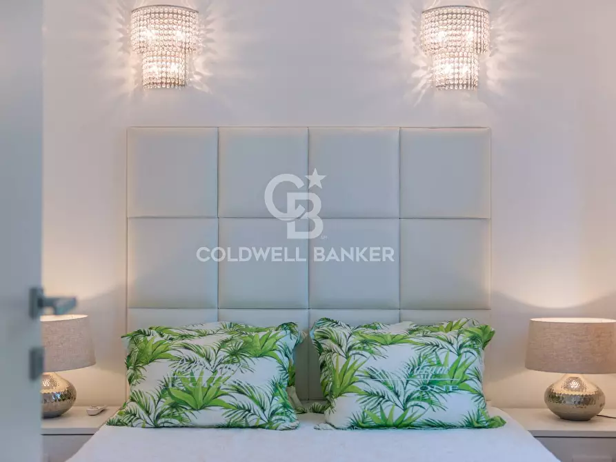 Immagine 21 di Appartamento in vendita  in Viale Cavour a Riccione