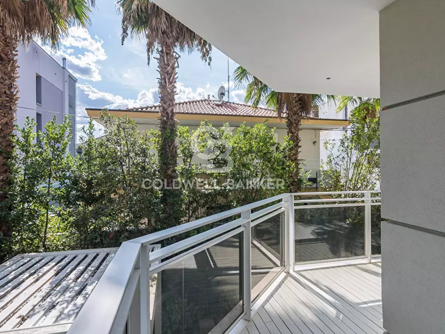 Immagine 30 di Appartamento in vendita  in Viale Cavour a Riccione