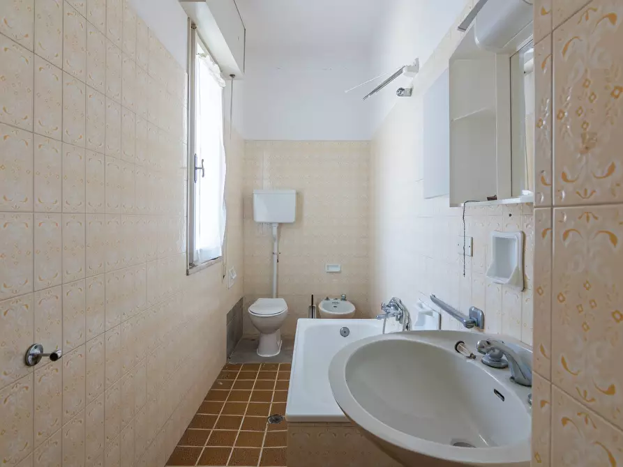 Immagine 12 di Appartamento in vendita  in Via Ala a Bellaria-Igea Marina