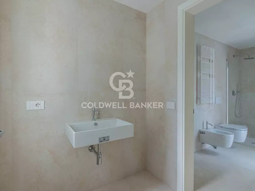 Immagine 8 di Attico in vendita  in Viale Milano a Riccione