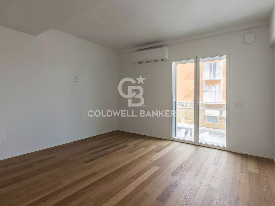 Immagine 16 di Attico in vendita  in Viale Milano a Riccione