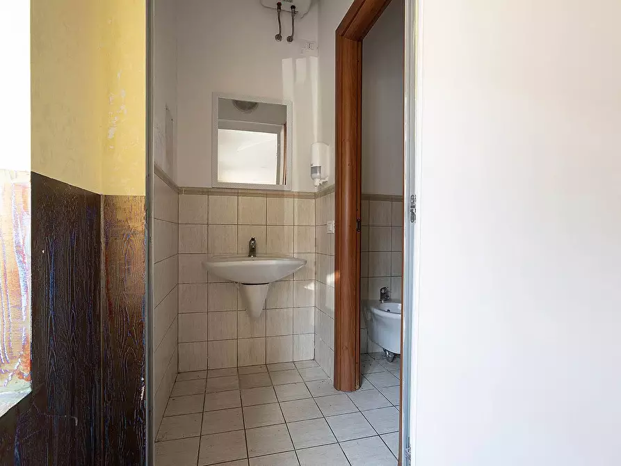 Immagine 5 di Palazzo in vendita  in Via del lavoro a Vetralla