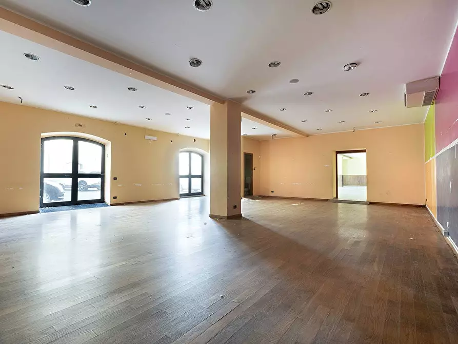 Immagine 8 di Palazzo in vendita  in Via del lavoro a Vetralla